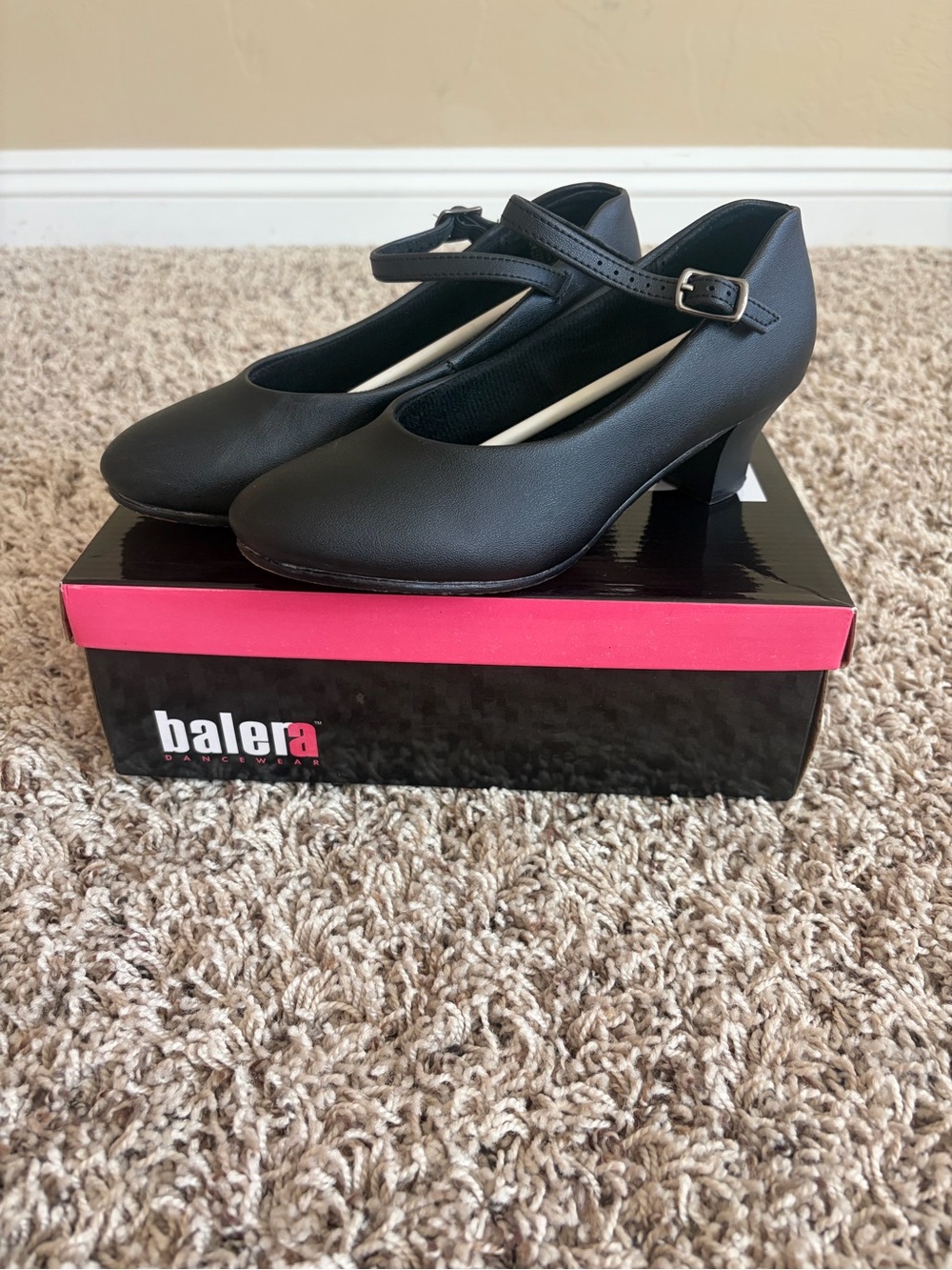 Balera Black Mary Jane character shows with Ankle Strap, 1.5 in heel, size 4